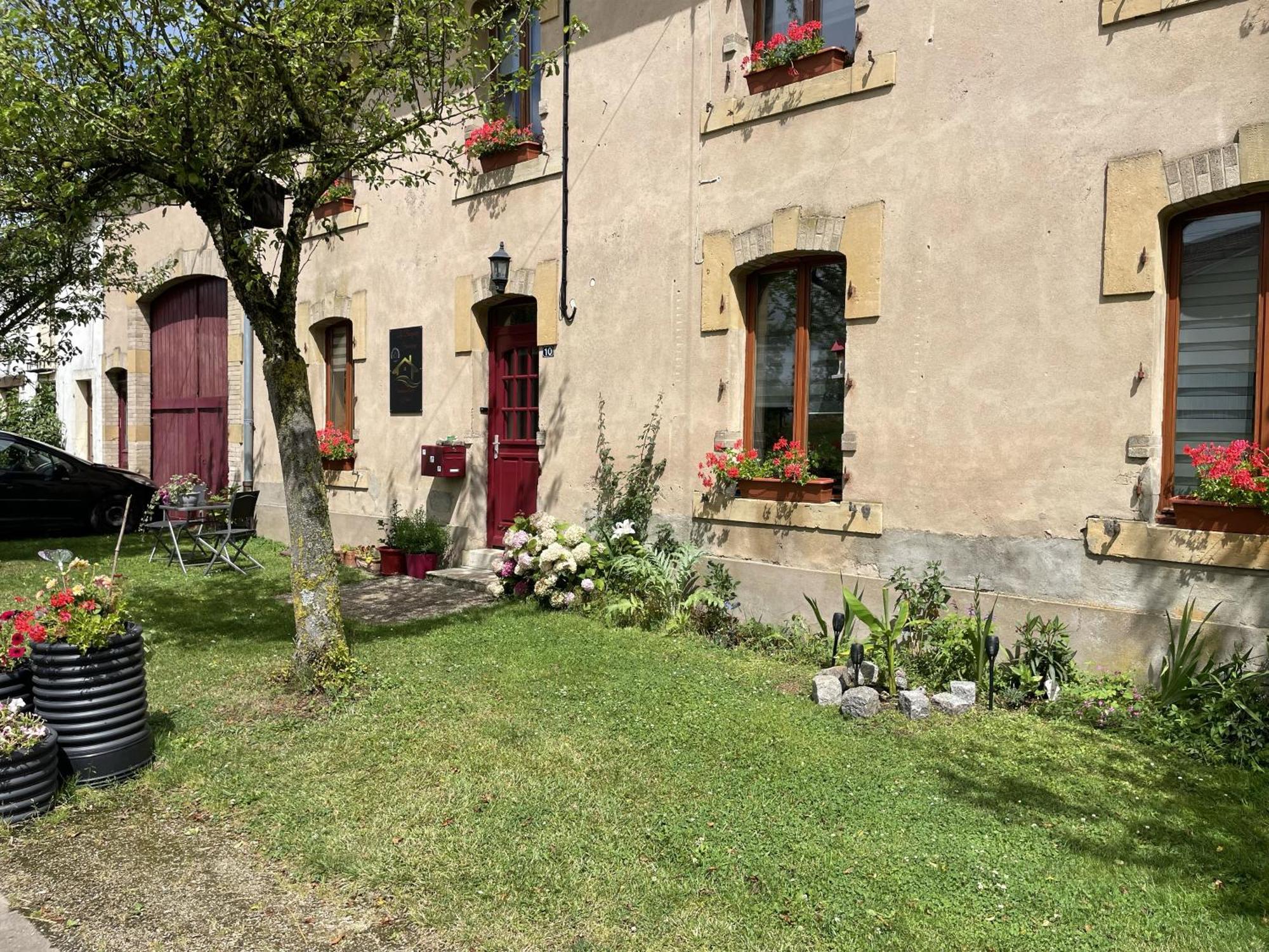 Ferienwohnung Bergerie Francique Lachaussee Exterior foto